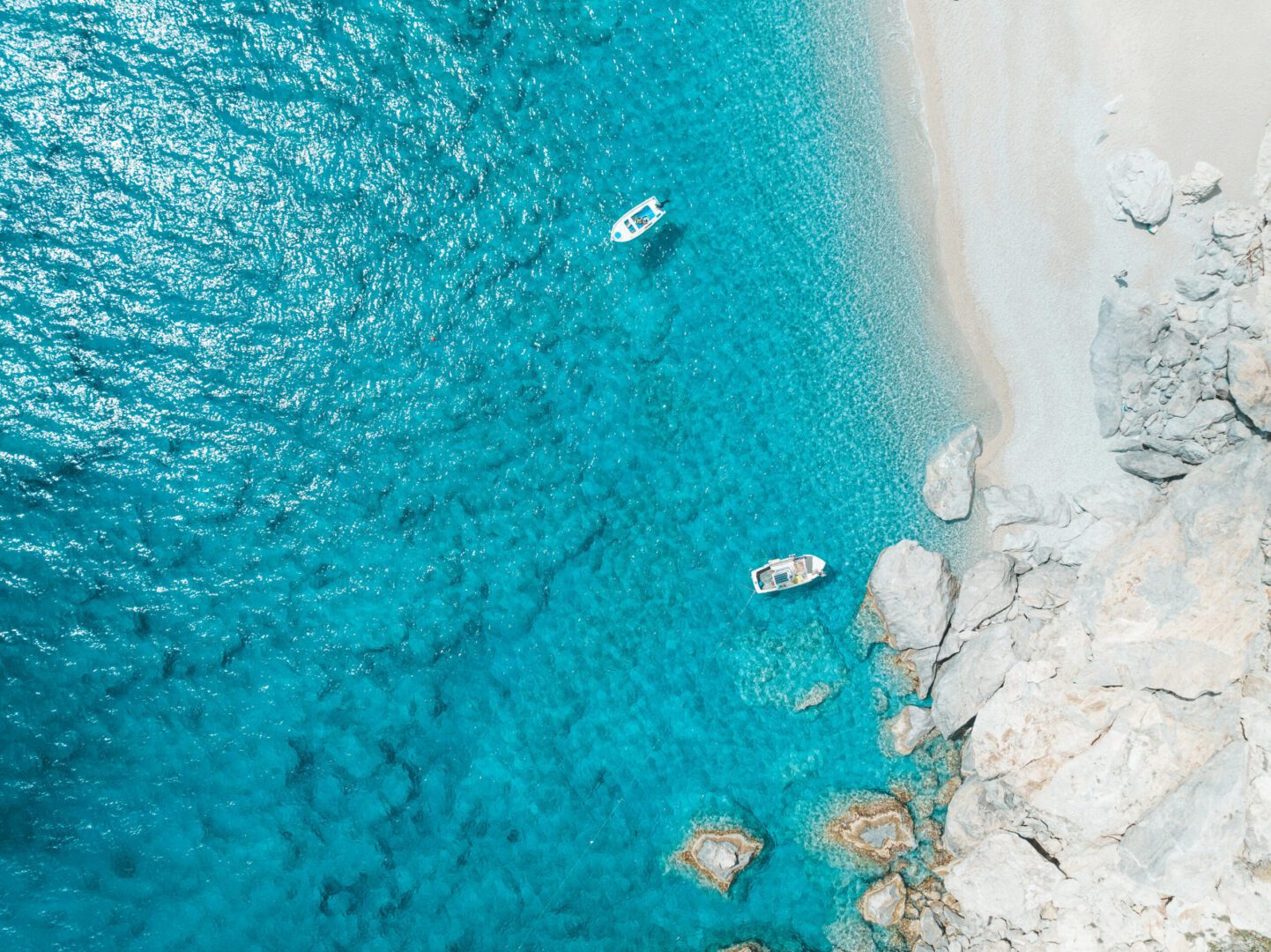 Kyra Panagia Beach met turquoise water