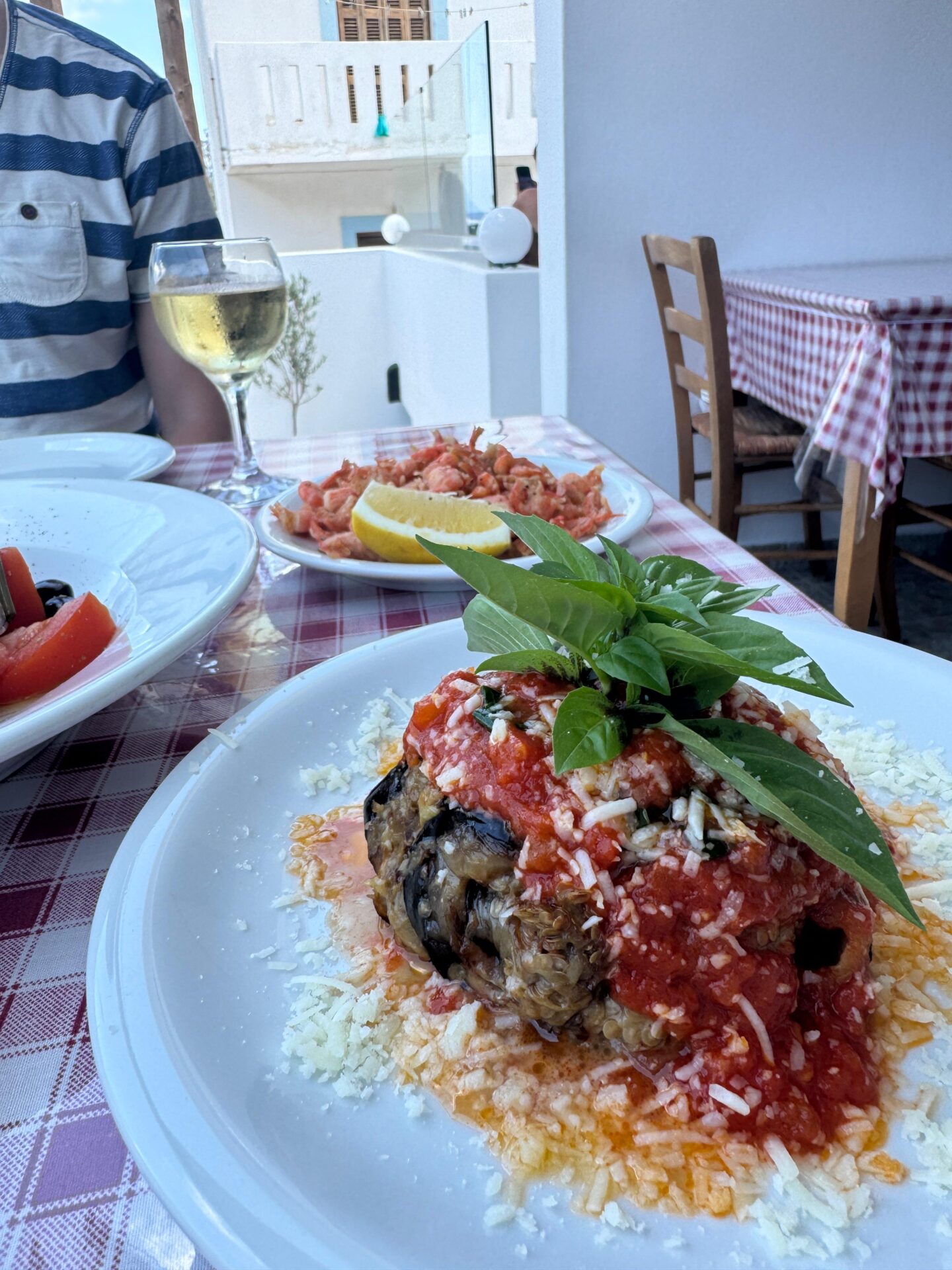 Typisch Grieks eten op karpathos: Melizanes Imam.