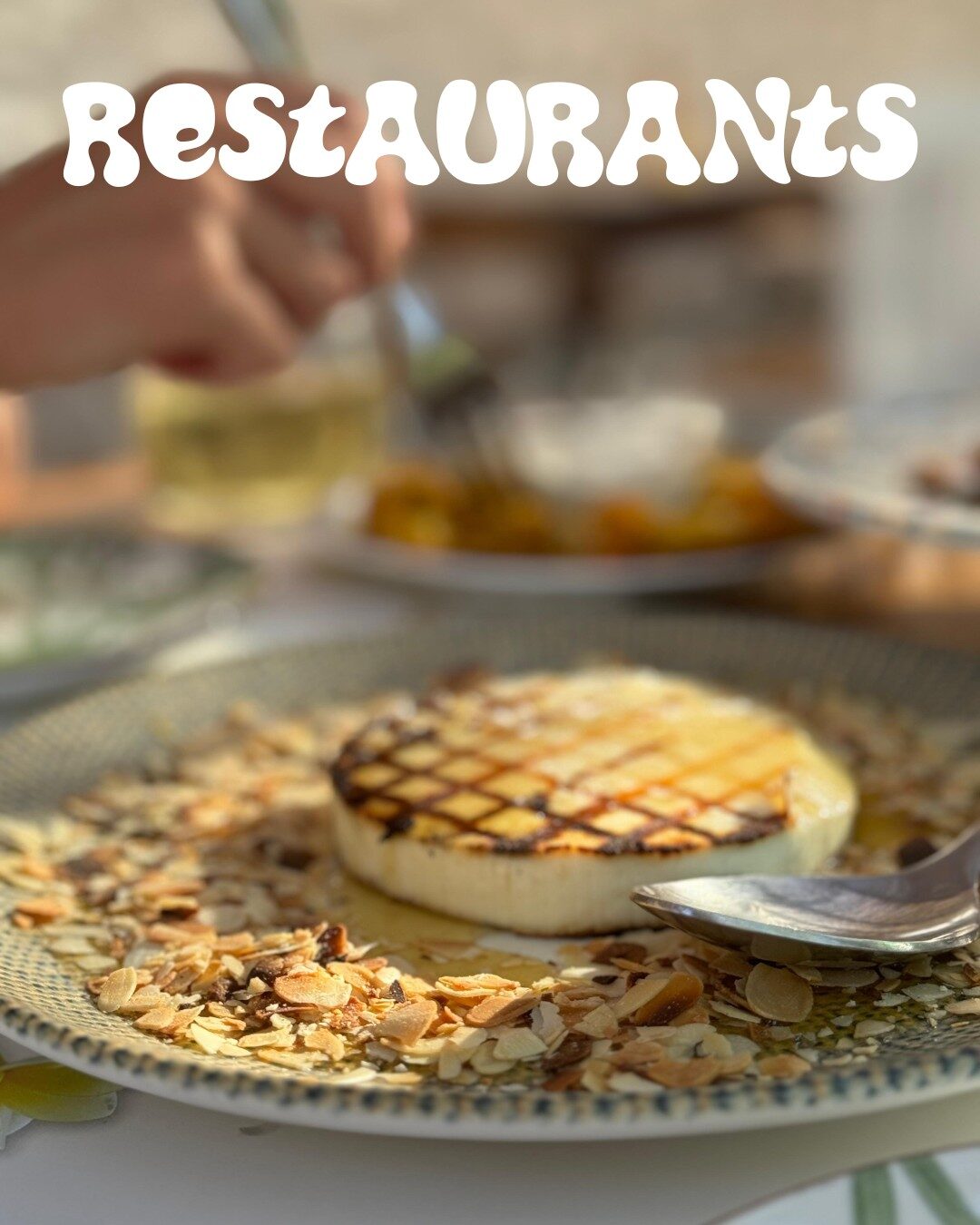 Gegrilde Manouri kaas bij Kipos restaurant op Karpathos