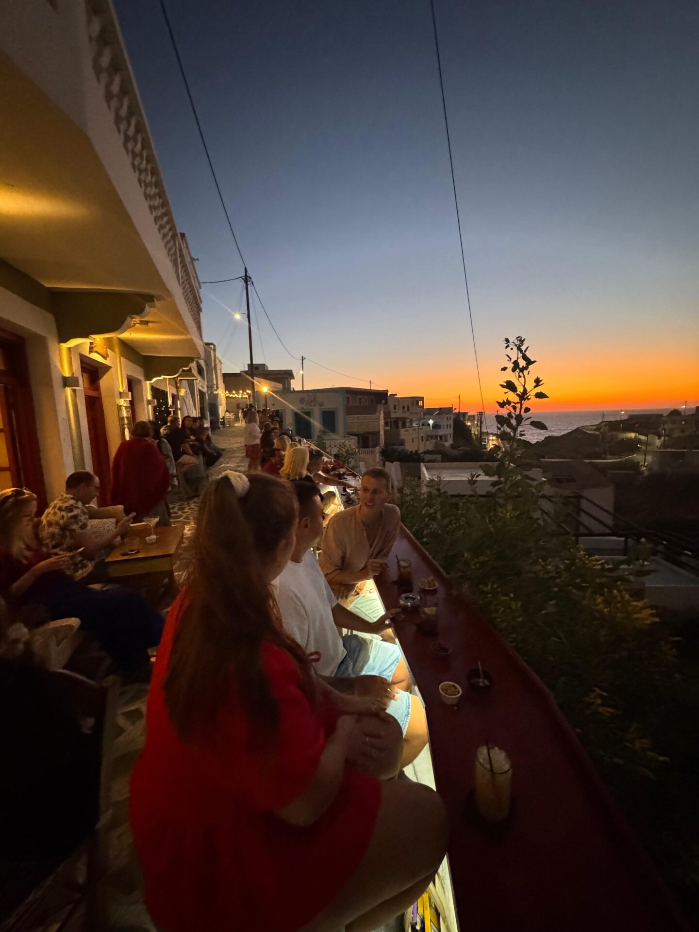 Prachtig uitzicht over Arkassa en de zonsondergang op Karpathos